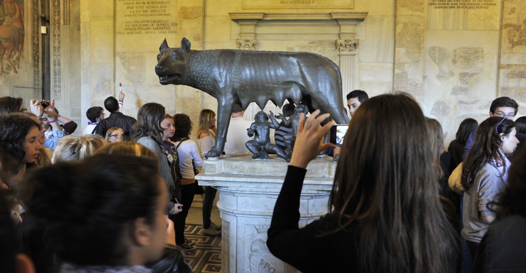 Musei Capitolini - sala della Lupa Musei Capitolini - sala della Lupa