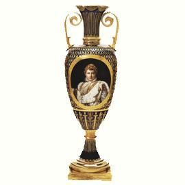 Manifattura di Sevres , Vaso ??fuseau?? con ritratto di Napoleone, porcellana dura e bronzo dorato, 1812